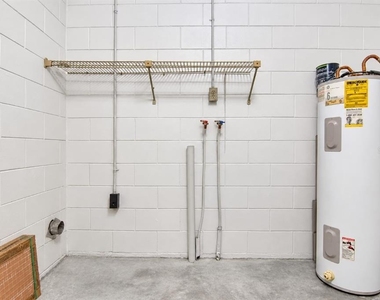 2529 Coral Avenue - Photo Thumbnail 12