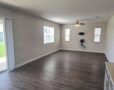 1128 Sugarwood Street - Photo Thumbnail 7