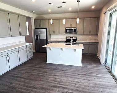 1128 Sugarwood Street - Photo Thumbnail 10