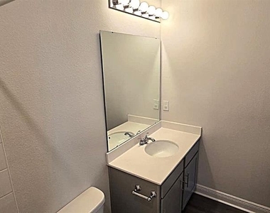 1128 Sugarwood Street - Photo Thumbnail 5