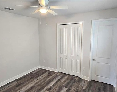 1128 Sugarwood Street - Photo Thumbnail 3