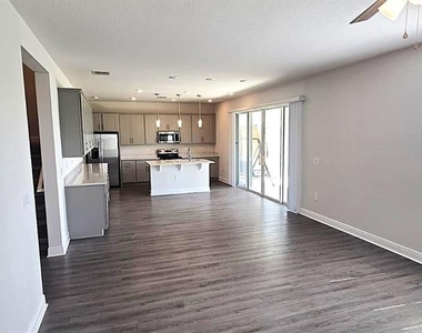1128 Sugarwood Street - Photo Thumbnail 9