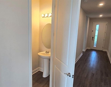 1128 Sugarwood Street - Photo Thumbnail 15