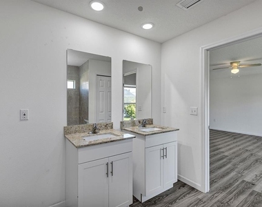 1252 Giralda Circle Nw - Photo Thumbnail 15