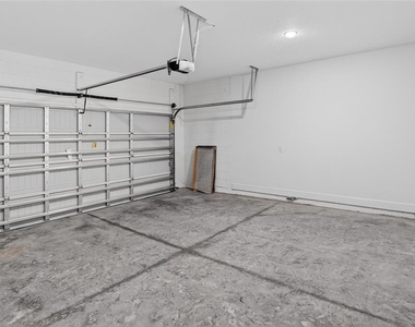 7945 N Janeaux Drive - Photo Thumbnail 22
