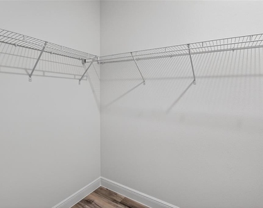 7945 N Janeaux Drive - Photo Thumbnail 12