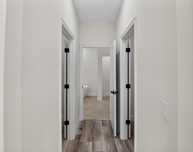 7945 N Janeaux Drive - Photo Thumbnail 11