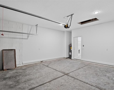 7945 N Janeaux Drive - Photo Thumbnail 21