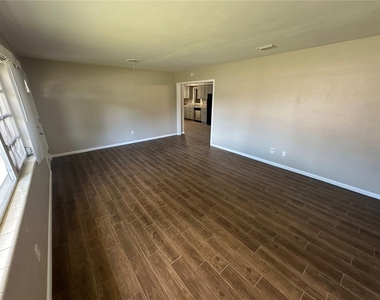 3520 Curtis Drive - Photo Thumbnail 8