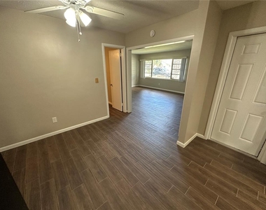 3520 Curtis Drive - Photo Thumbnail 5