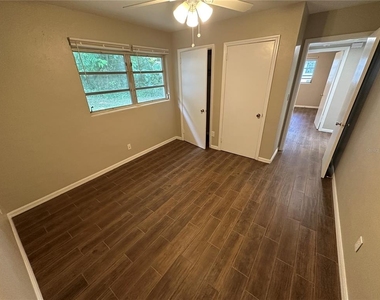 3520 Curtis Drive - Photo Thumbnail 17