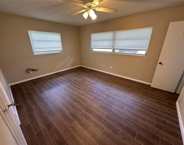 3520 Curtis Drive - Photo Thumbnail 13