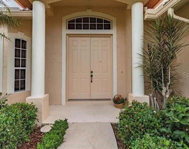 2953 Seasons Boulevard - Photo Thumbnail 2