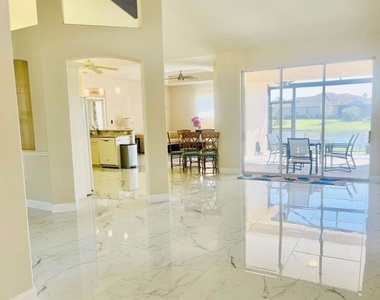 2953 Seasons Boulevard - Photo Thumbnail 4