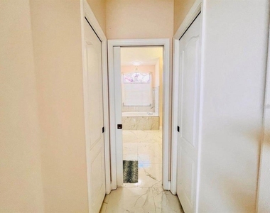 2953 Seasons Boulevard - Photo Thumbnail 21