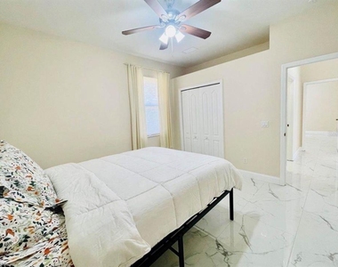 2953 Seasons Boulevard - Photo Thumbnail 16