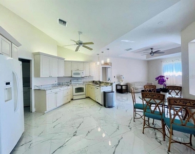 2953 Seasons Boulevard - Photo Thumbnail 7