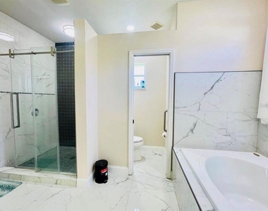 2953 Seasons Boulevard - Photo Thumbnail 24