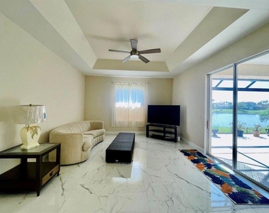 2953 Seasons Boulevard - Photo Thumbnail 8