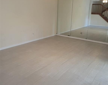 2946 Tangerine Court - Photo Thumbnail 4