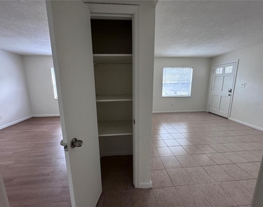 1111 Washington Avenue - Photo Thumbnail 4