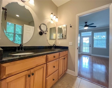 111 E Steele Street - Photo Thumbnail 51