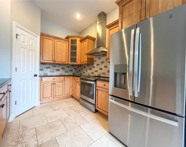 111 E Steele Street - Photo Thumbnail 33