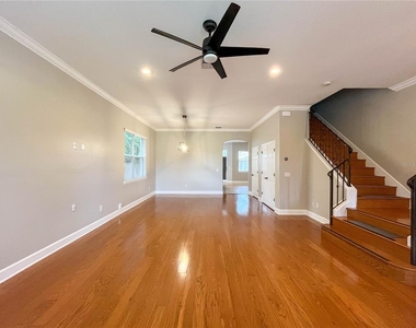 111 E Steele Street - Photo Thumbnail 21
