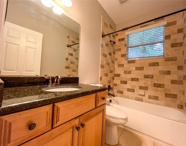 111 E Steele Street - Photo Thumbnail 68