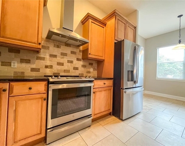 111 E Steele Street - Photo Thumbnail 39