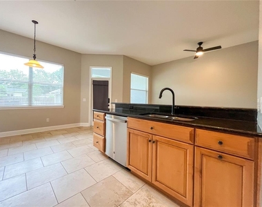 111 E Steele Street - Photo Thumbnail 36