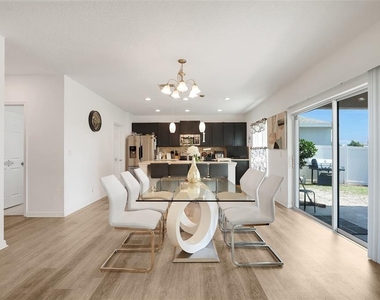 639 Samuel Place - Photo Thumbnail 7
