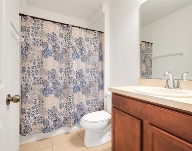 639 Samuel Place - Photo Thumbnail 27