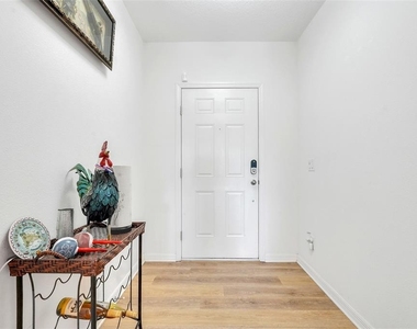 639 Samuel Place - Photo Thumbnail 1