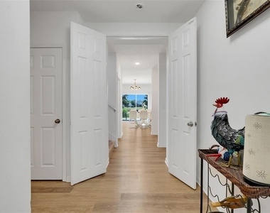 639 Samuel Place - Photo Thumbnail 2