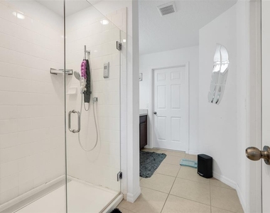 639 Samuel Place - Photo Thumbnail 19