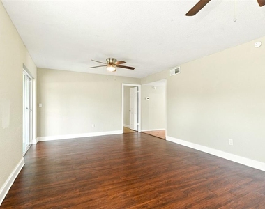 209 Banyan Court - Photo Thumbnail 3