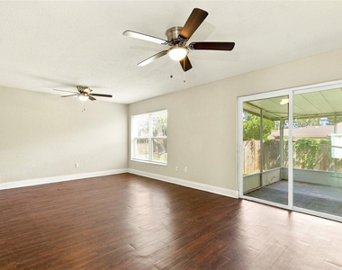 209 Banyan Court - Photo Thumbnail 4