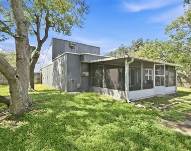 209 Banyan Court - Photo Thumbnail 14
