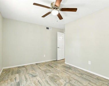 209 Banyan Court - Photo Thumbnail 7