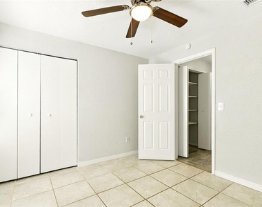 209 Banyan Court - Photo Thumbnail 11