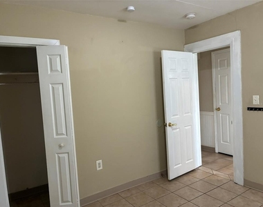 43 W Herrick Drive - Photo Thumbnail 8