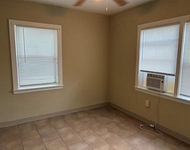 43 W Herrick Drive - Photo Thumbnail 10