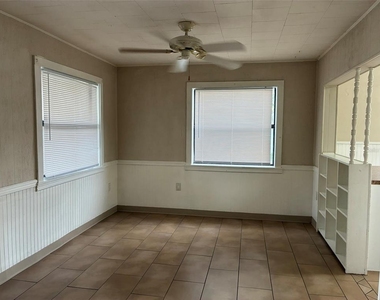 43 W Herrick Drive - Photo Thumbnail 11