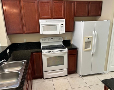 405 Bouchelle Drive - Photo Thumbnail 5