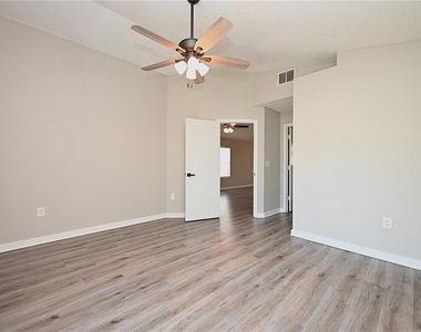 2118 Sandy Hook - Photo Thumbnail 16