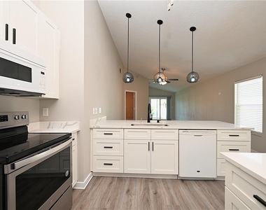 2118 Sandy Hook - Photo Thumbnail 6