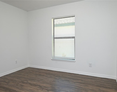 2238 Caspian Drive - Photo Thumbnail 4