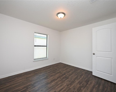 2238 Caspian Drive - Photo Thumbnail 23