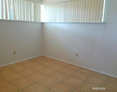 1423 Crystal Lake Drive - Photo Thumbnail 19